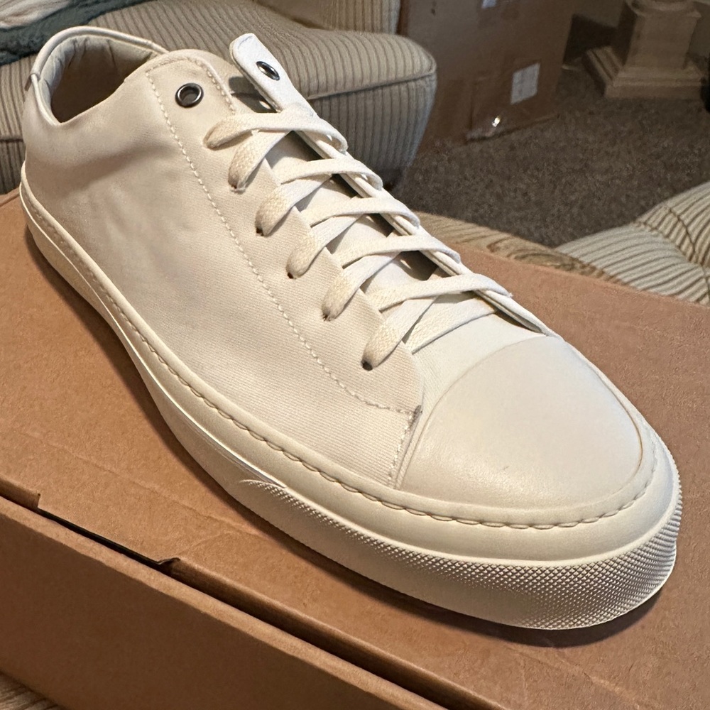 Classic White Men's Sneakers